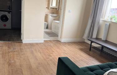 Beautiful 2 Bed Apartment Cricklewood - Foto 1