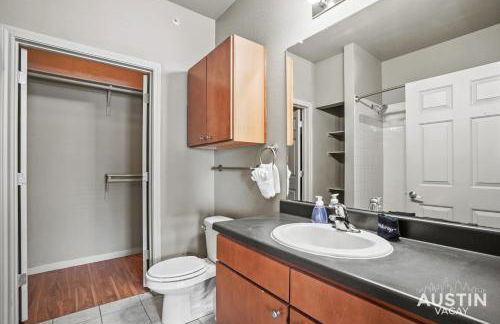 King Beds and Patio Dining in ATX West Campus Gem - Foto 18