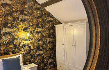 The Menagerie - Photo 13