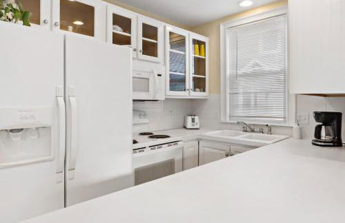 Beach Side Cottage in Narragansett - Photo 5