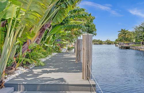 New! Waterfront Heated Pool, Fishing Pier, Designer Touches, 2mi to Beach - Photo 13