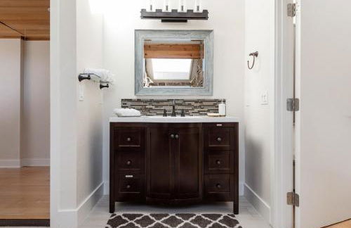 Relax and Rejuvenate- Lafayette Treehouse with Cave Spa, Waterfall, and Incredible Views - Foto 13