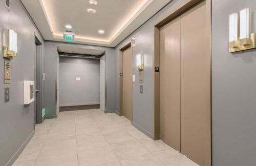 Luxury 1BR with Views, Rooftop Pool and Walk To Rainey St. - Foto 30