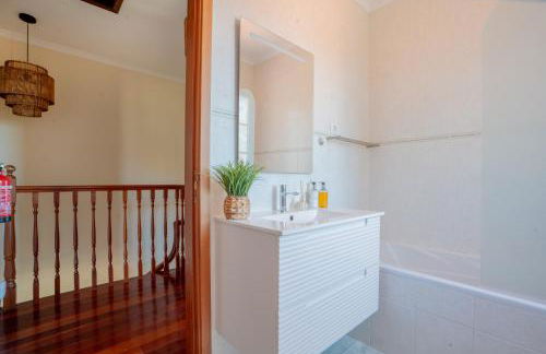 Casa das Lajes by LovelyStay - Foto 18