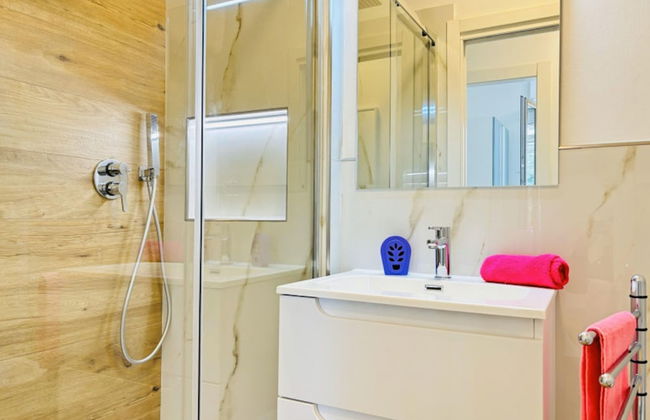 Comfy Apartment With Terrace by Beahostrentals - Foto 10