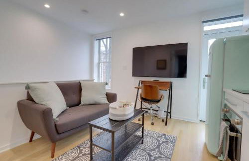 Sojourn's Eastern Market Carriage House Sleeps 2 - Foto 2