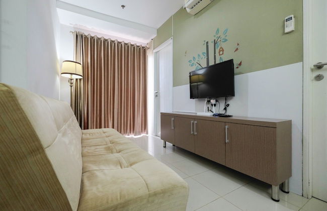 2BR with Sofa Bed Cervino Tebet Apartment - Foto 21
