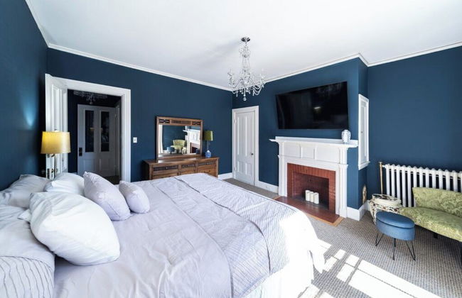 210 Main St - Photo 3