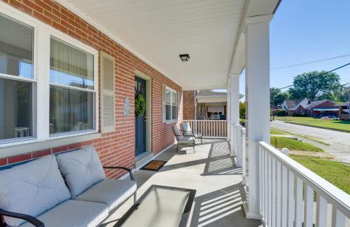 Walk to Ritter Park Renovated Home Near Marshall! - Foto 2