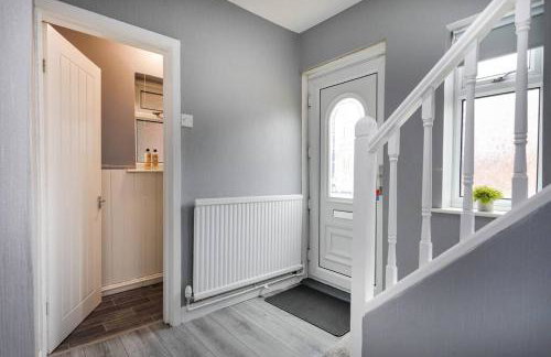 Comfy stays, Rotherham for contractors & Families, spacious, conservatory, free parking, wifi, 3BDR - Foto 22