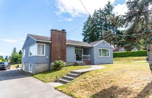 Spacious 5B2B home 5 min to airport with AC, Game Room, WiFi, Parking - Photo 24