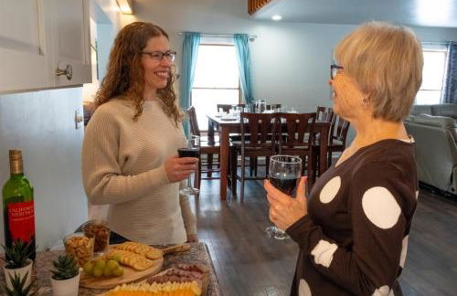 Secluded Home Walk to Marina GameRoom & HotTub - Foto 23