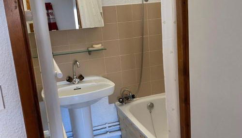 Appartement rénové avec balcon proche du centre - FR-1-692-13 - Photo 4