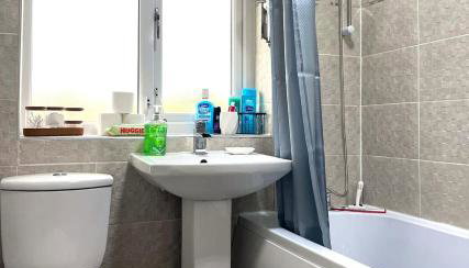 Cosy Flat 6 People, Short Drive - NEC-Airport-Birmingham-Solihull - Foto 5