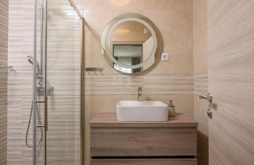 Villa Barbara & Zoran with heated swimming pool - Photo 60