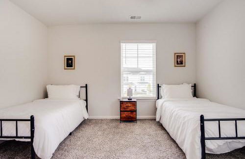 Savvy Retreat Pooler King Bed Gym Pool - Foto 27