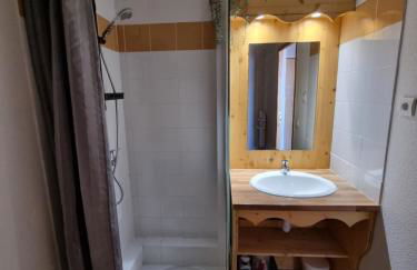 Appartement 4 personnes 32m2 Au pied des pistes- WiFI- Balcon Sud- Chamrousse 1650 - Foto 5