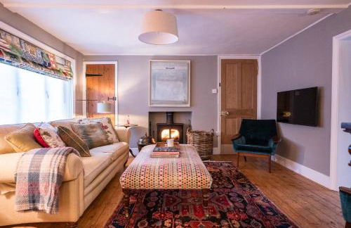 Hollyhocks, Tunstall - Foto 1