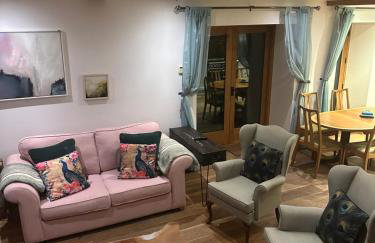 Luxury Three Bedroom Barn Conversion in Devon - Photo 1