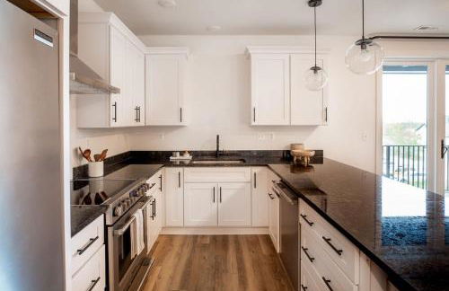 Piedmont Place Suite 401 Modern Apartment in Crozet Near King Family Vineyards - Foto 8