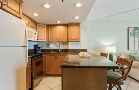 Ocean Views from Your Private Balcony! Sunglow Resort 704 by Brightwild - Foto 6