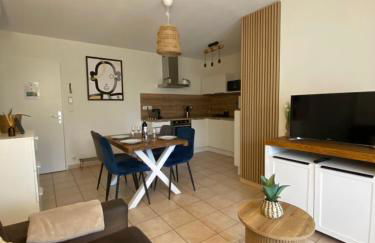 Escapade Uzétienne Cœur de ville et Parking - Foto 13