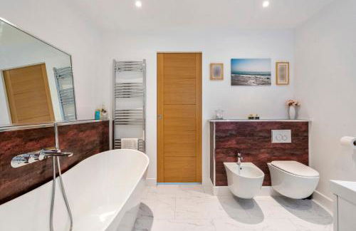 The Penthouse - Marine House - Photo 22