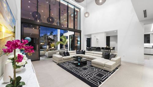 Three Story Waterfront Villa with Basketball and Mini Golf - Foto 5
