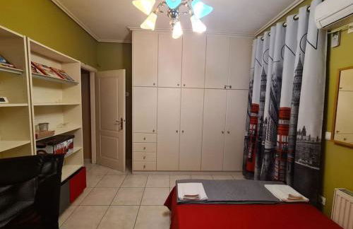 Άνετο, μεγάλο σπίτι κοντά στο μετρό - Foto 15