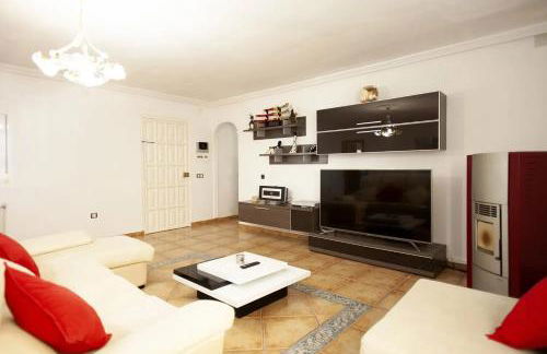 Charming Villa in Linares with Private Pool - Foto 29