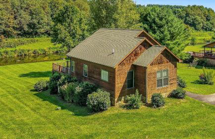Cozy Cabin Right on the New River in Todd - Easy River Access - Fire Pit - Photo 26