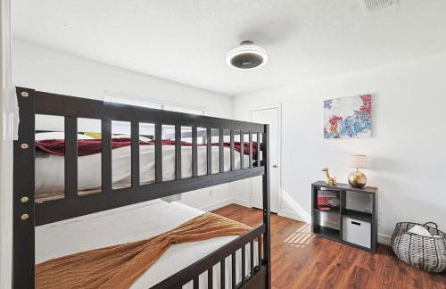 Spacious 4-BR Home Near Allen Outlets & Dining - Foto 13