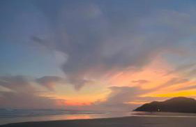 LINDO SOBRADO PERTINHO DA PRAIA - WiFi 600 MEGAS - Foto 66