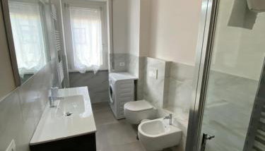Resegone - City Centre Comfy Apartment - Foto 4, towels, Shower