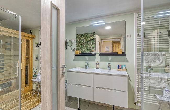 Rozi's Riverside Cottage - Photo 9