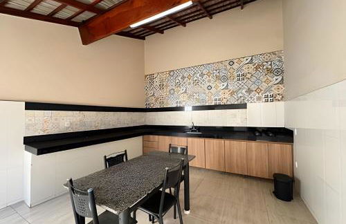 Espaçosa casa próxima ao Centro - Foto 49