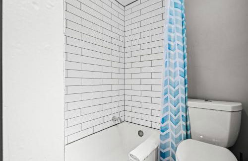 Contemporary Finishes - Studio Apt - Sloans Lake - Foto 14