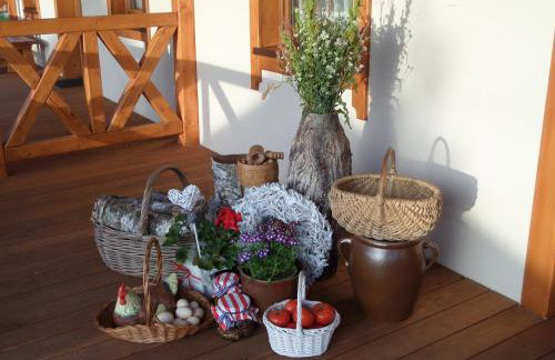 Dom drewniany na Kaszubach, rzeka, las, pola, niedaleko jeziora - Foto 36