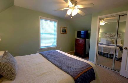 Summerside Cape on Crooked Lake ---Waterfront-Sunsets-Sleeps 12 - Foto 27