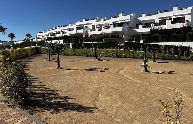 2 Room, Sleeps 4, Parking, 4 Pools, Sea 1st Line - Foto 30