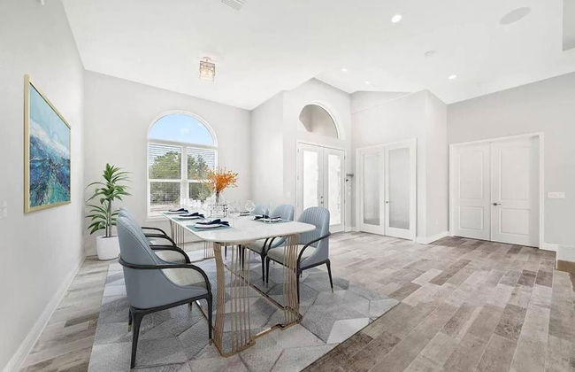 Stunning Luxury Mediterranean-style Private Oasis! - Foto 28