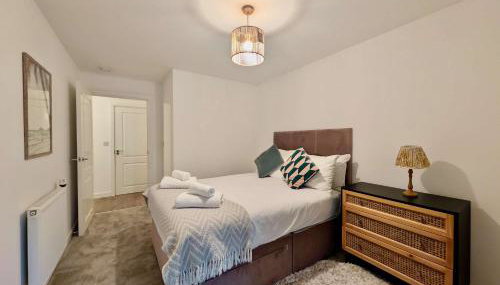 Modern 2-Bed Ground-Floor Flat with Private Terrace - Foto 5, towels