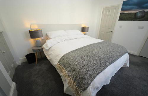 Immaculate 1-bed Apartment in Merthyr Tydfil - Photo 9