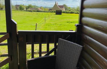 Rew Farm Country & Equestrian Accommodation - Sunrise Lodge - Foto 15