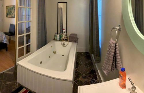 Ruth House Original Craftsman PETS, walk to State st. - Photo 21