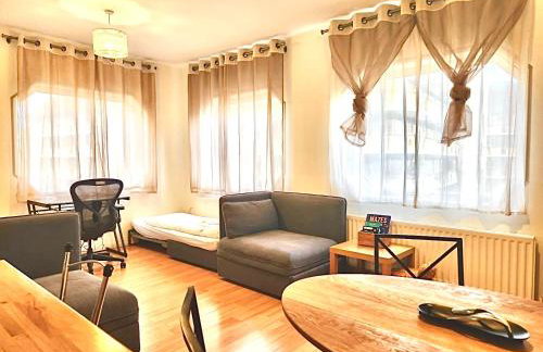 Exceptional 2-Floor Central London Escape - Sleeps Up to 10 with Skyline Terrace - Foto 13