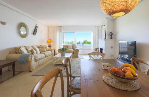 Frontline beach ground floor apartment - Los Monteros Palm Beach - Photo 32