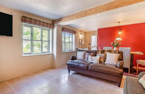 Queens Barn - Photo 7