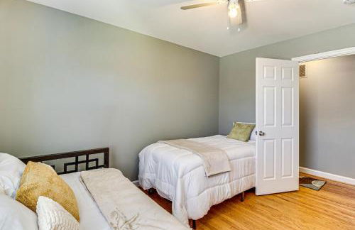 4 Mi to Northwest Stadium Inviting Home! - Foto 16