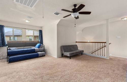 NEW 12 Bd Temple House, up to 14 PPL, Perfect for Families, Contractors, Large Groups, In Home Theatre, Arcade, Billiards - Professionally Managed By Stay Albatross Furnished Rentals - Foto 24